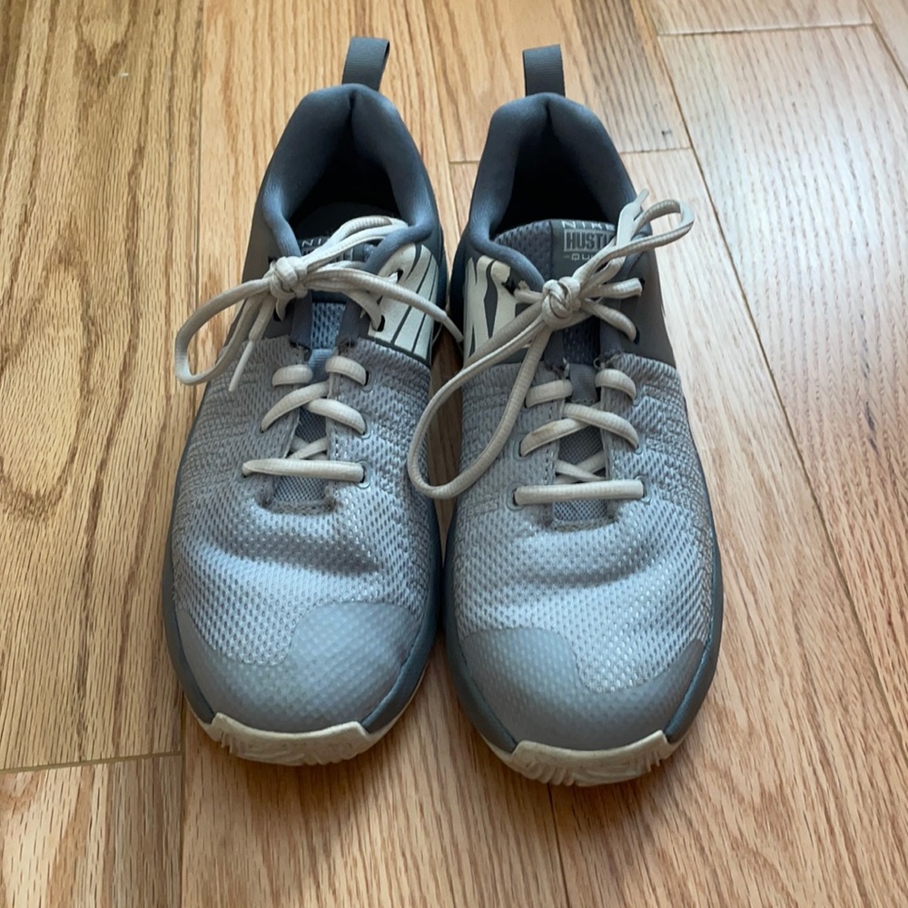 Grey Nike Hustle Quick